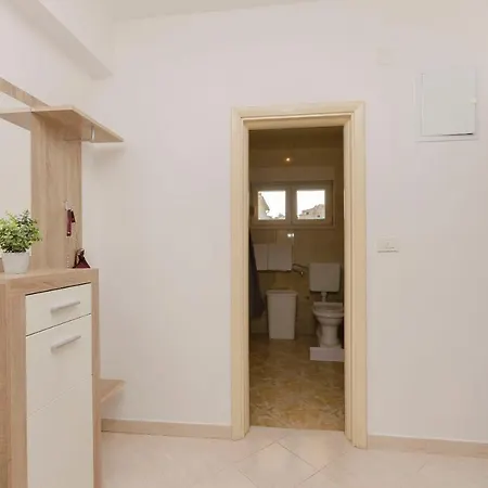Fourstars Apartment *
